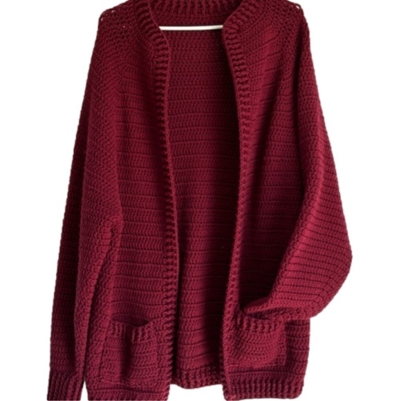 Hand knit burgundy open front cardigan with front pockets - Picture 2 of 8